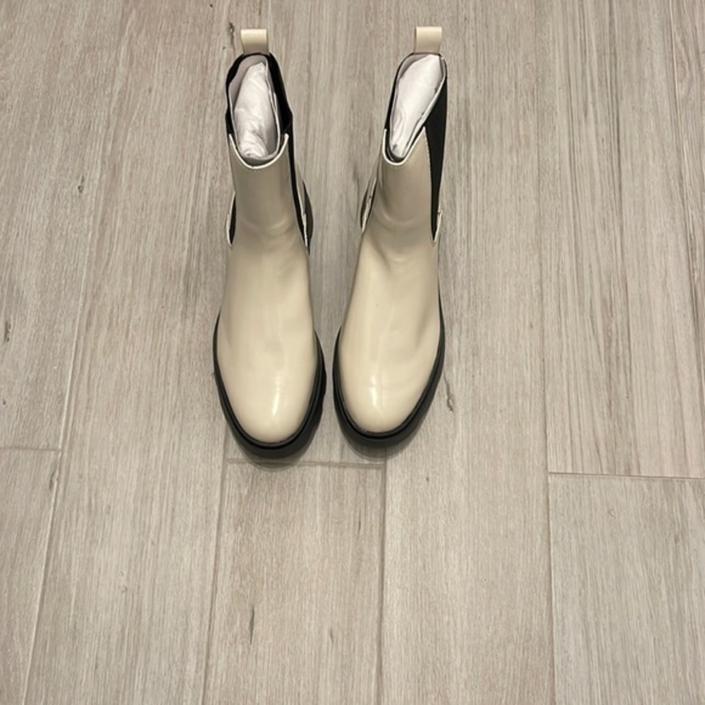 Chelsea Boot - Picture 3 of 6
